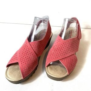 SKECHERS Memory Foam Platform Sandals Womens Sz 8 Sling Back Cross Leather Coral